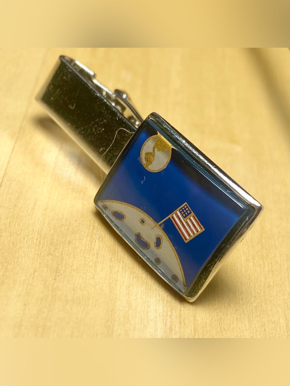 Moon Landing Flag Tie Clip Blue Enamel Space Design Sarah Coventry Jewelry - Picture 4 of 9